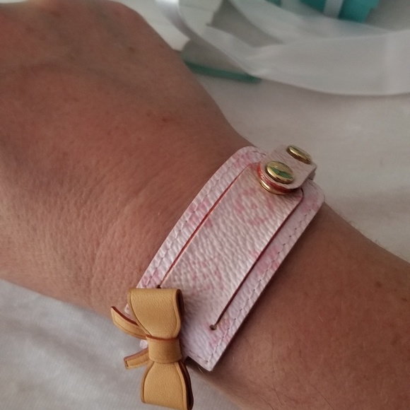 Louis Vuitton Murakami Wish Bracelet - Picture 3 of 8